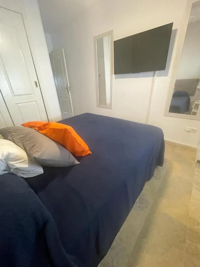 Encantador Piso Con Terraza Y Piscina Apartment Benalmadena Spain
